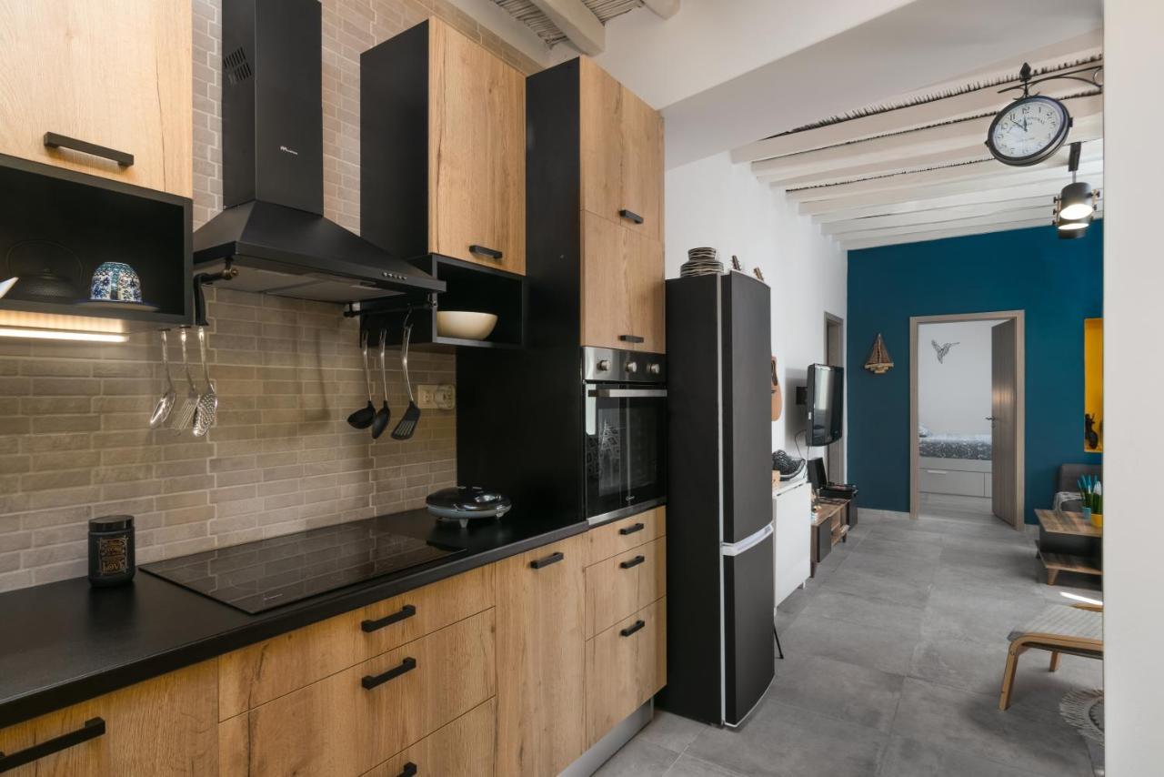 Milos Guesthouse Triovasalos Екстер'єр фото