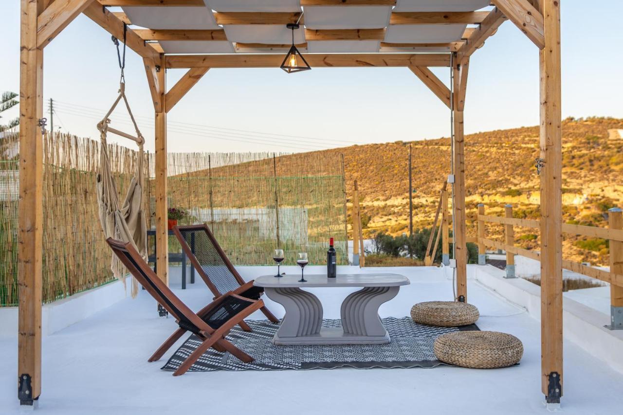 Milos Guesthouse Triovasalos Екстер'єр фото